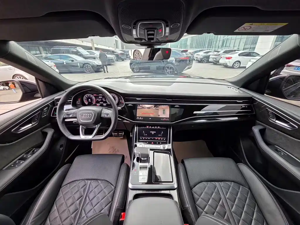 Audi Q8 2019 55 TFSI exclusive dynamic model купить на сайте DeffCars