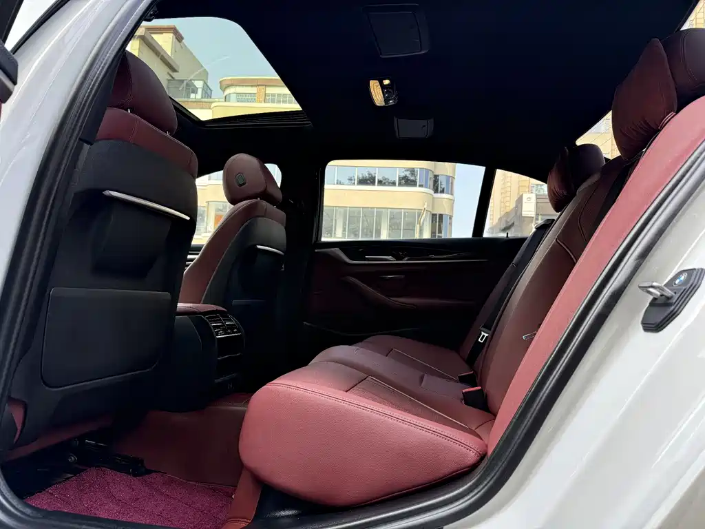 BMW 5 Series 2022 525Li M Sports Package купить на сайте DeffCars