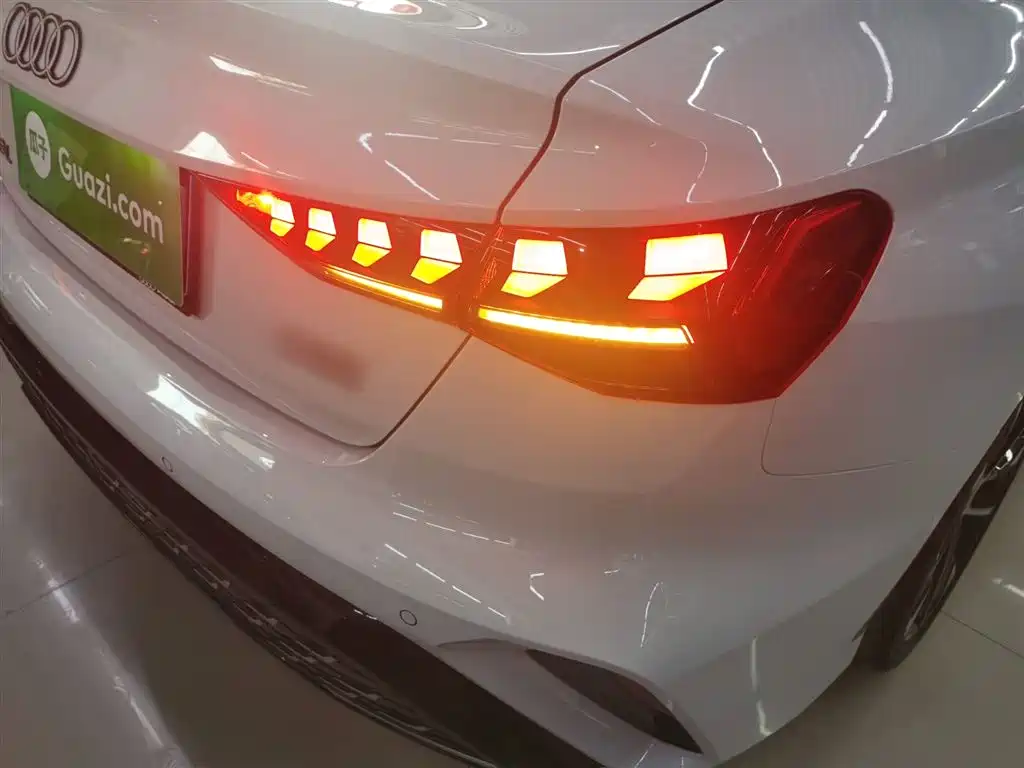 Audi A3 2025 A3L Limousine 35TFSI Flying Spur Exclusive купить на сайте DeffCars