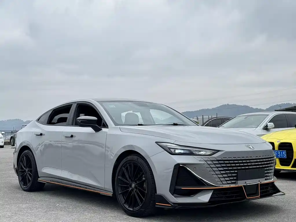 Changan UNI-V 2023 1.5T sports version купить на сайте DeffCars