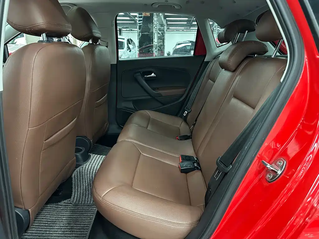 Polo 2016 1.6L automatic comfort model купить на сайте DeffCars