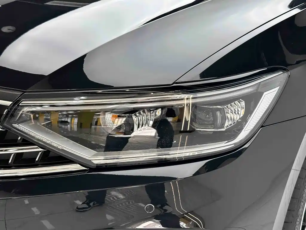 Magotan 2025 model facelift public model 330TSI DSG luxury model купить на сайте DeffCars