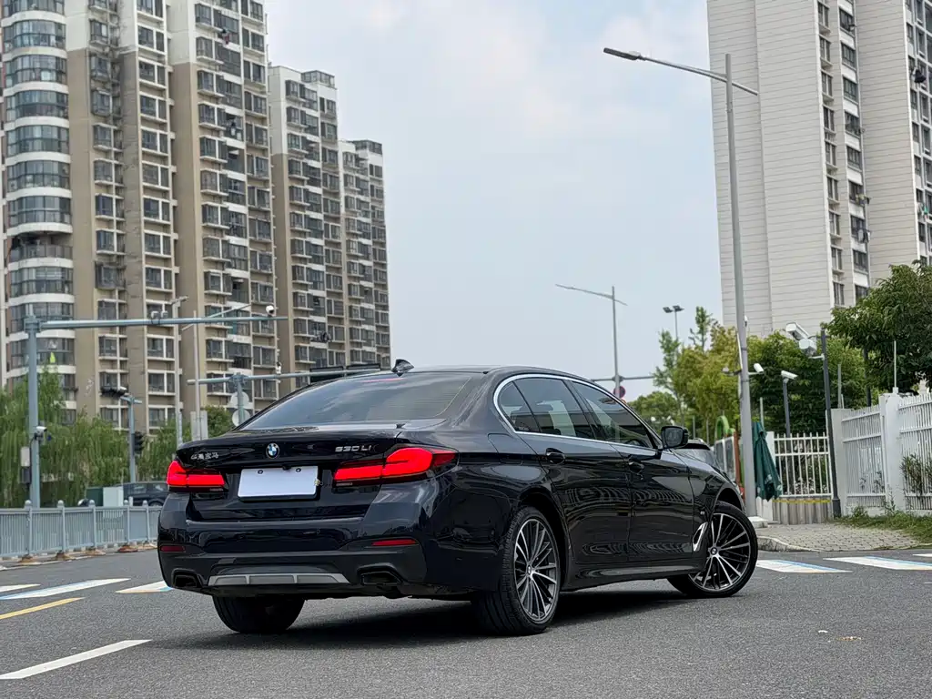 BMW 5 Series 2021 facelift 530Li leading M sports package купить на сайте DeffCars