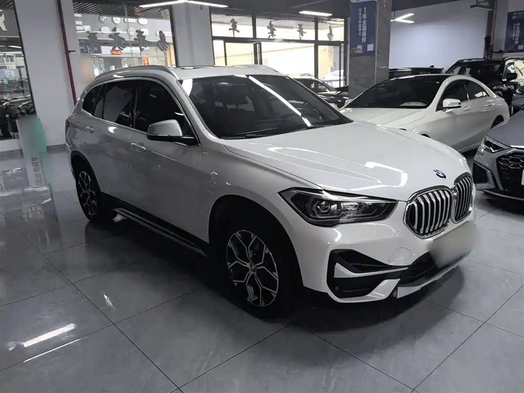 BMW X1 2021 sDrive20Li Exclusive Model купить на сайте DeffCars