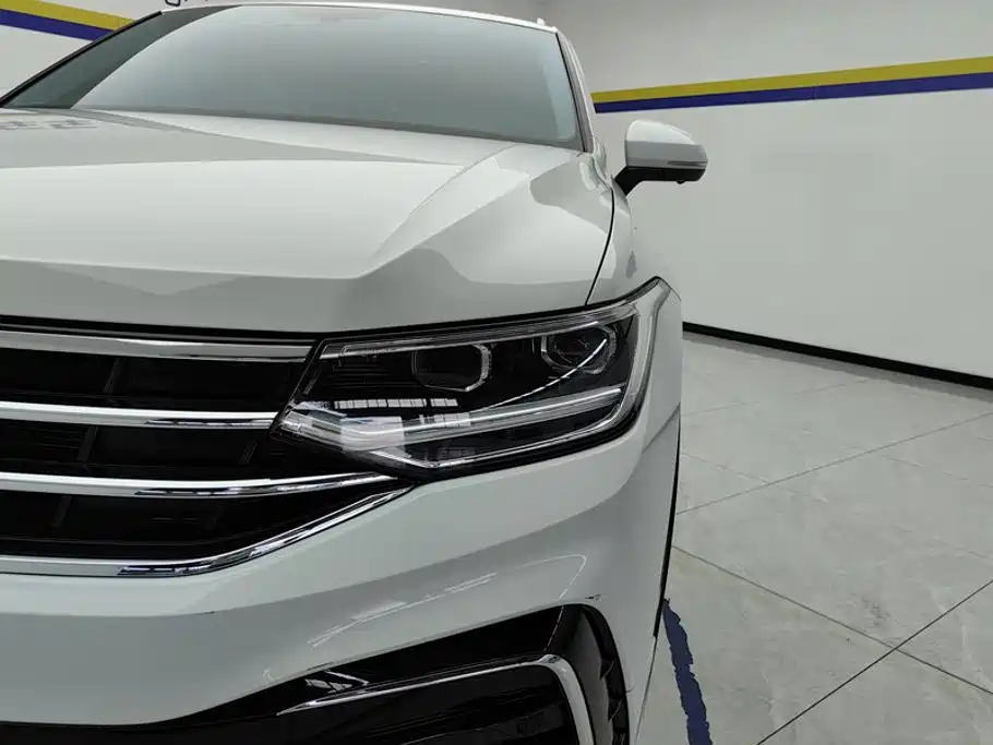 Tiguan L 2024 330TSI automatic two-wheel drive R-Line version купить на сайте DeffCars