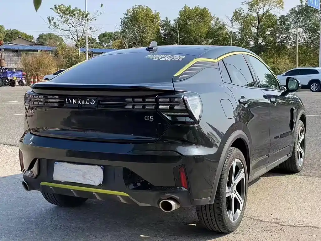 Lynk & Co 05 2020 2.0TD two-wheel drive shines Halo купить на сайте DeffCars