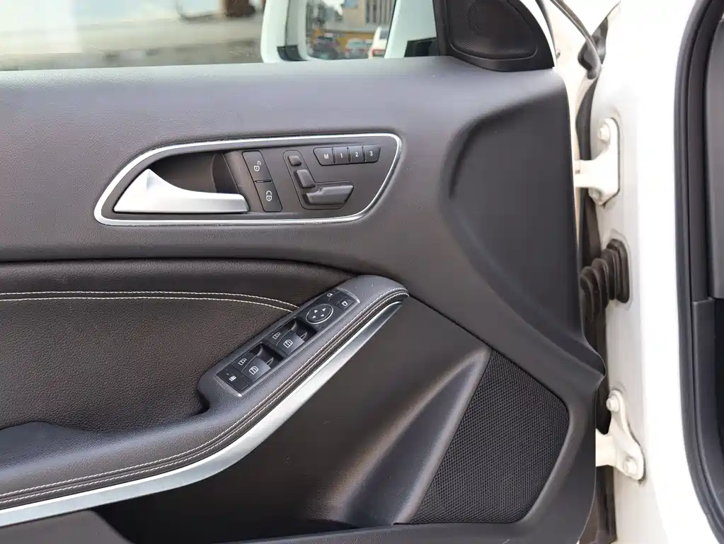 Mercedes-Benz GLA 2016 GLA 200 Dynamic купить на сайте DeffCars