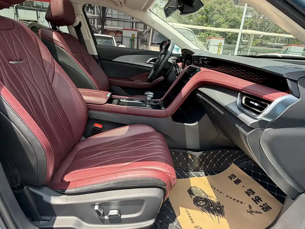 Hongqi H5 2023 2.0T automatic smart connected flag version купить на сайте DeffCars