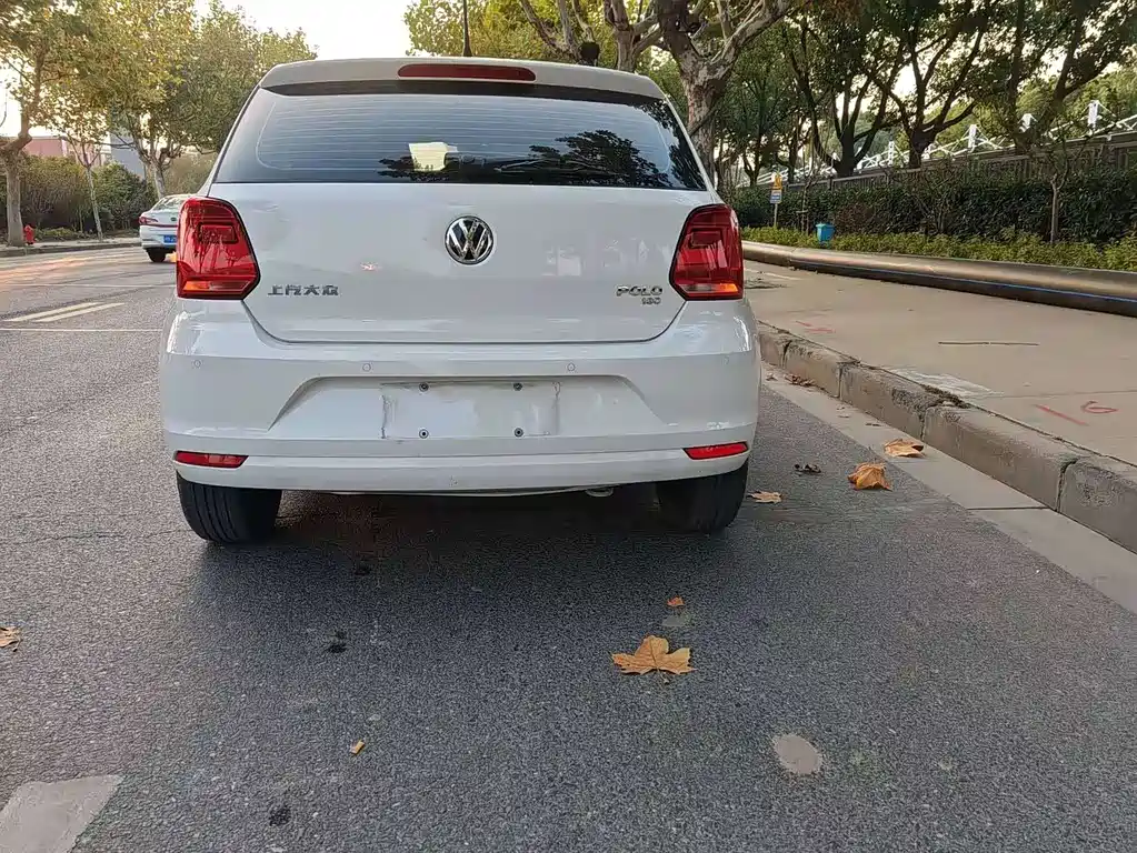 Polo 2016 1.6L automatic comfort model купить на сайте DeffCars