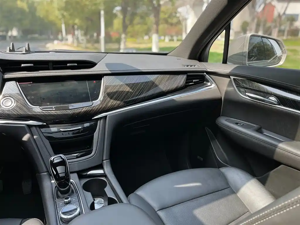 Cadillac XT6 2021 2.0T six-seat four-wheel drive luxury model купить на сайте DeffCars