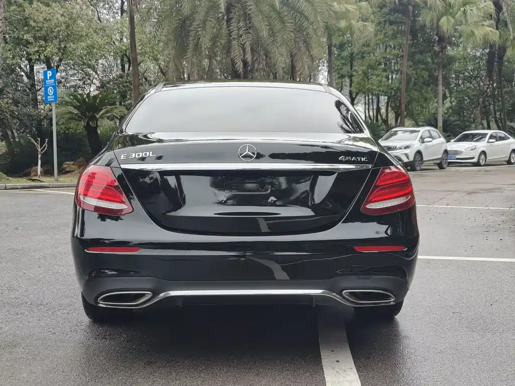 Mercedes-Benz E-Class 2017 E 300 L Sporty and Stylish купить на сайте DeffCars