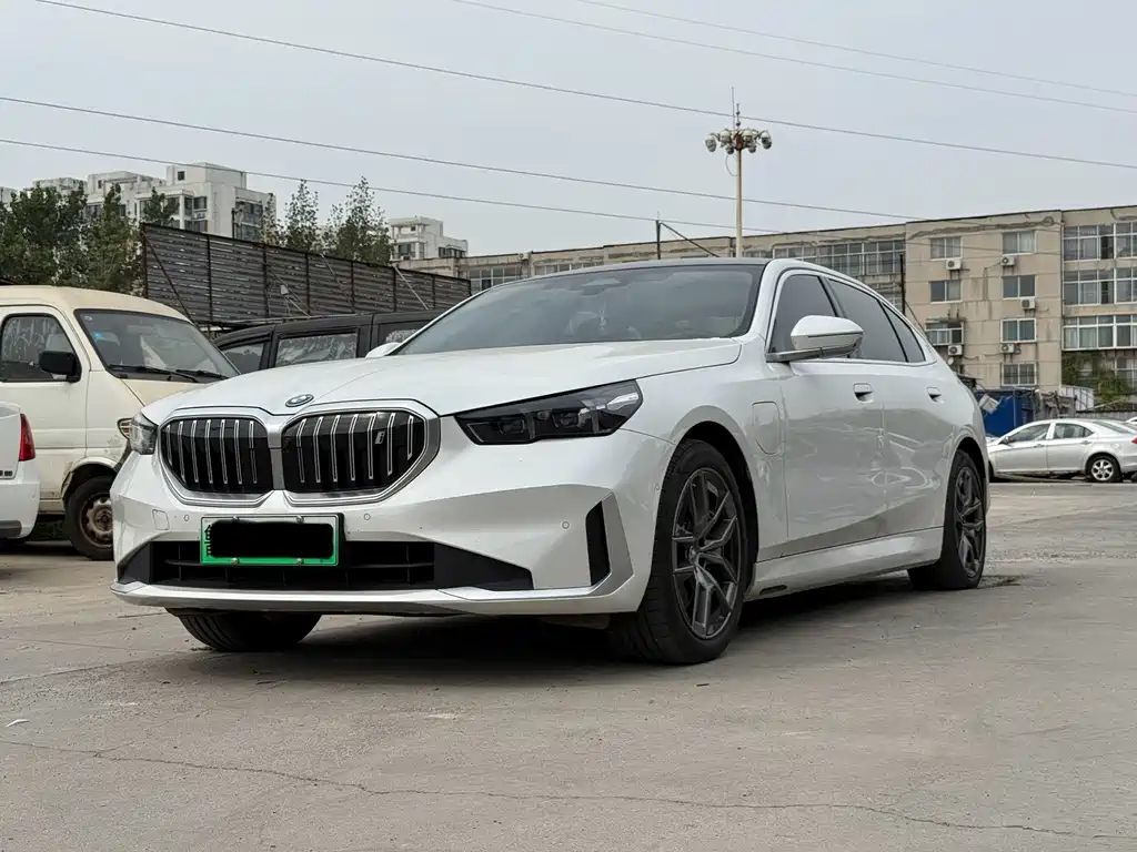 BMW i5 2024 eDrive 35L Luxury Package купить на сайте DeffCars