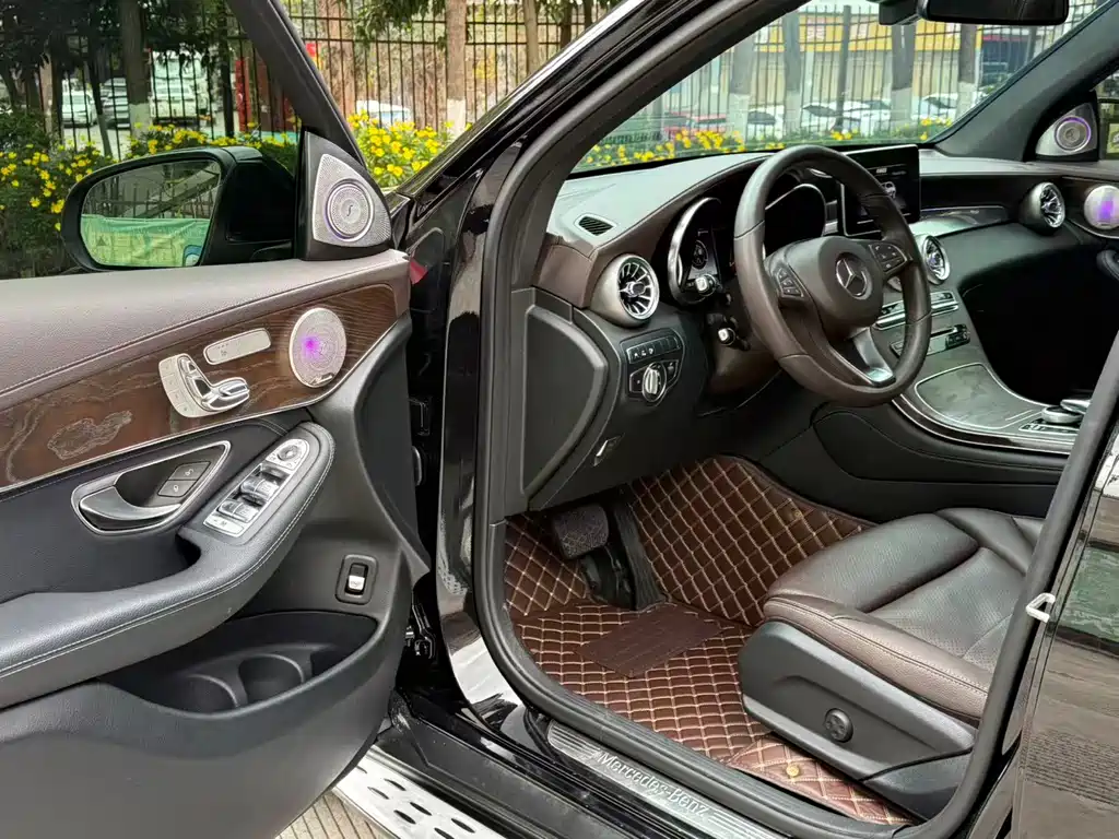 Mercedes-Benz GLC 2018 GLC 300 4MATIC luxury model купить на сайте DeffCars