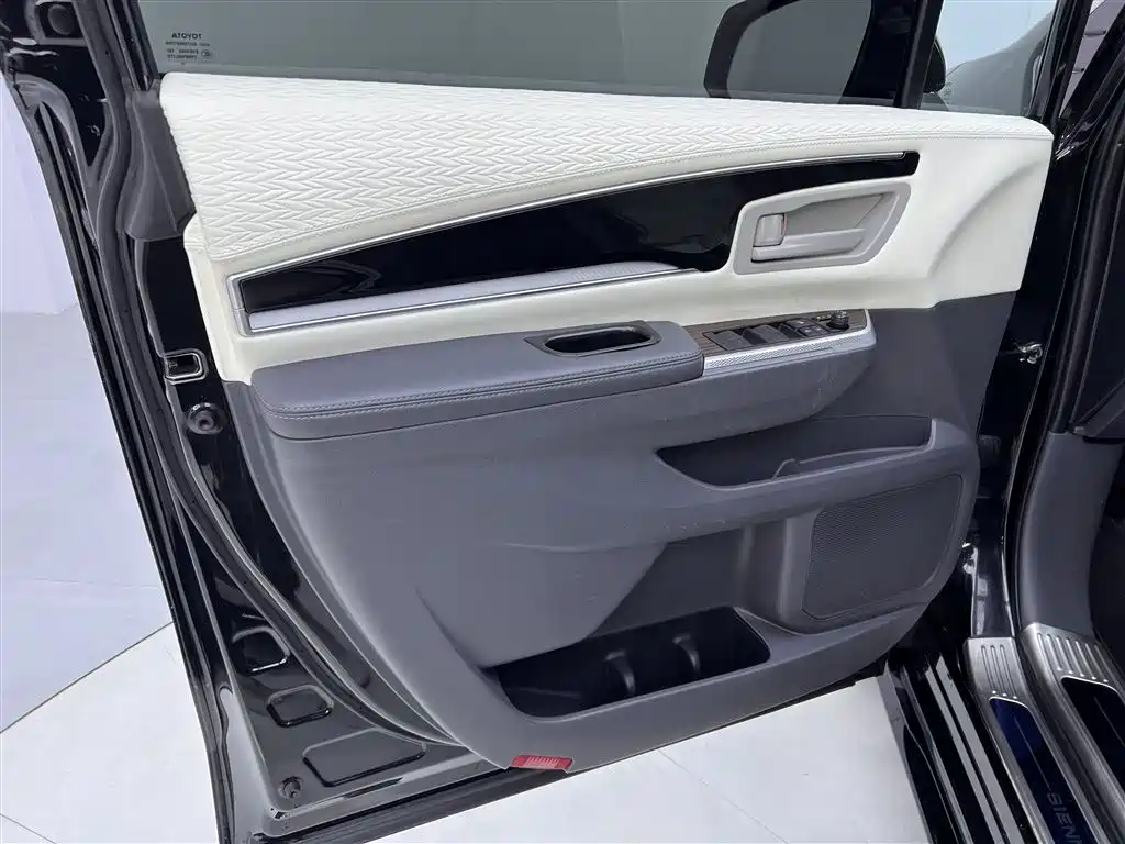 SIENNA 2024 2.5L Hybrid Comfort Edition купить на сайте DeffCars