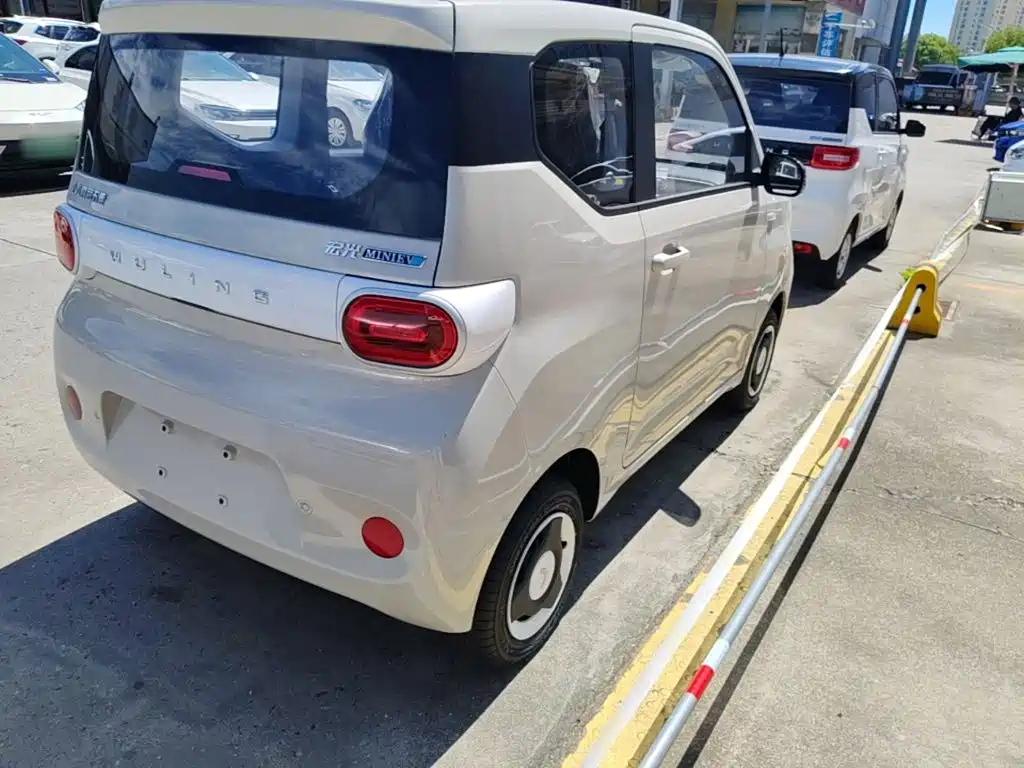 Hongguang MINIEV 2024 third generation 215km youth version купить на сайте DeffCars