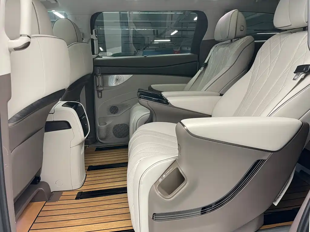 Denza D9 2022 DM-i 1040 Premium Type купить на сайте DeffCars