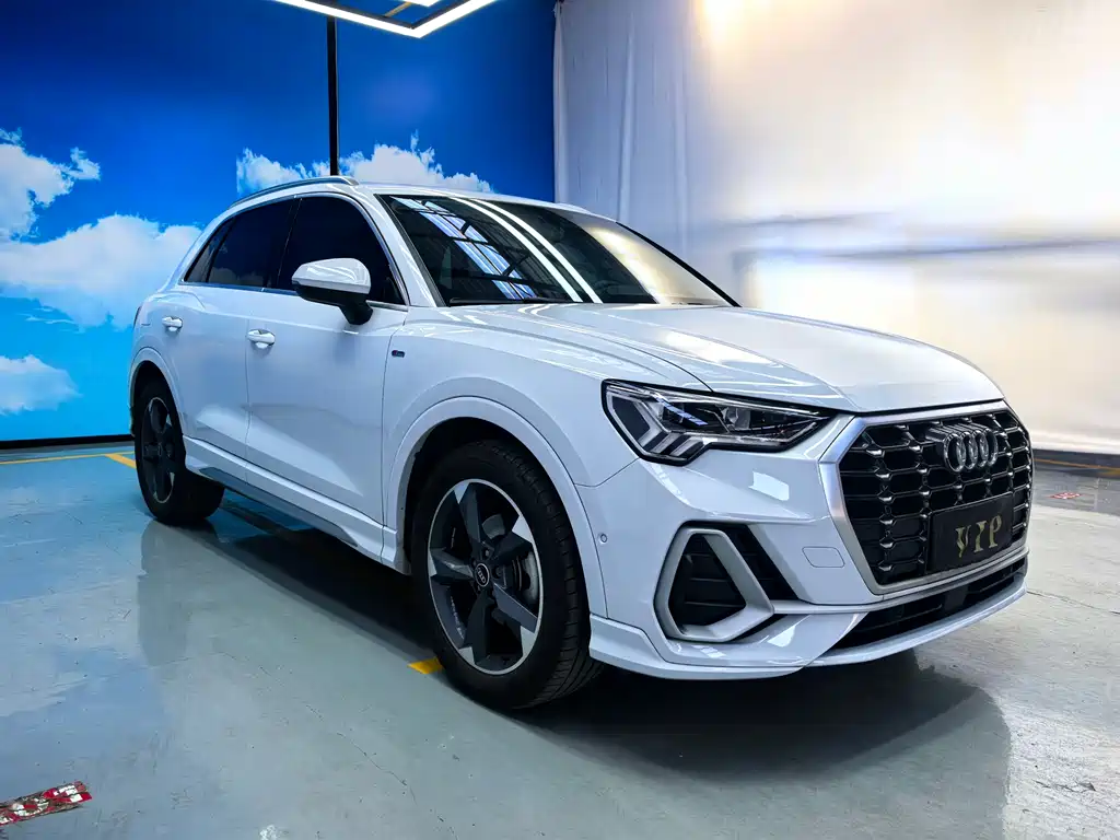 Audi Q3 2022 35 TFSI Fashionable and Dynamic купить на сайте DeffCars