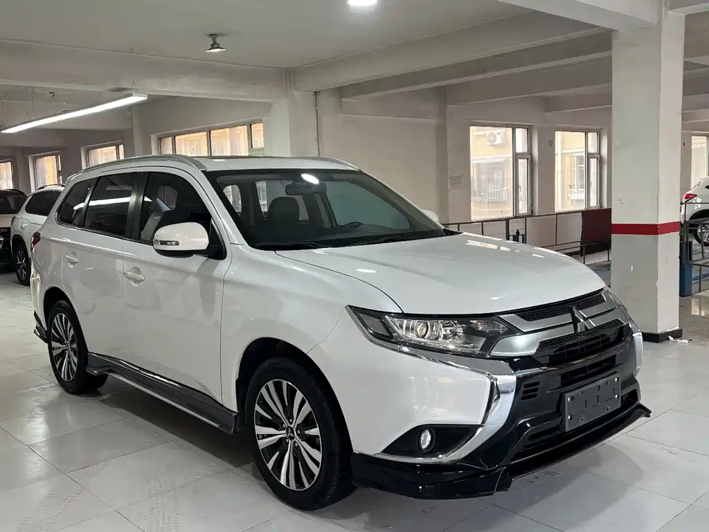 Outlander 2021 2.0L 2WD Enjoy Edition 7 seats купить на сайте DeffCars