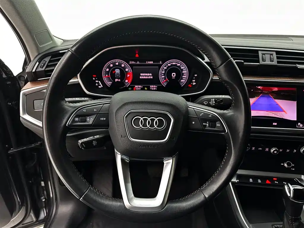 Audi Q3 2022 35 TFSI Fashionable and Elegant купить на сайте DeffCars