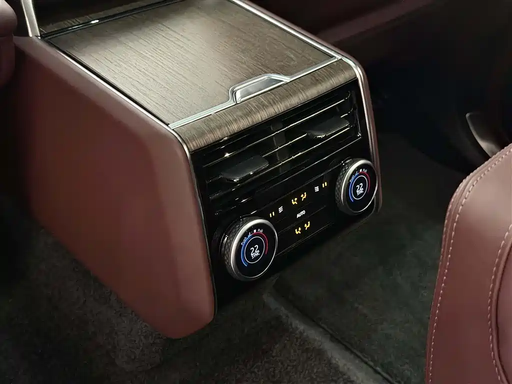 Range Rover 2025 3.0 L6 400PS Genesis Extended Edition купить на сайте DeffCars