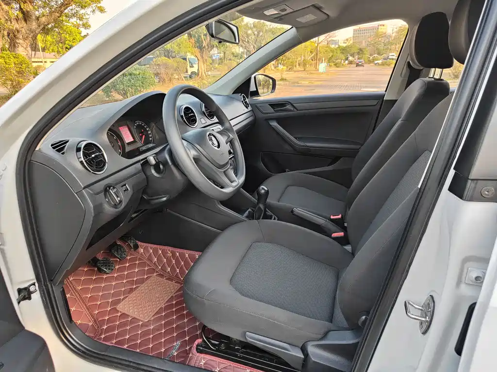 Jetta 2019 Dream Edition 1.4L Manual Fashion купить на сайте DeffCars
