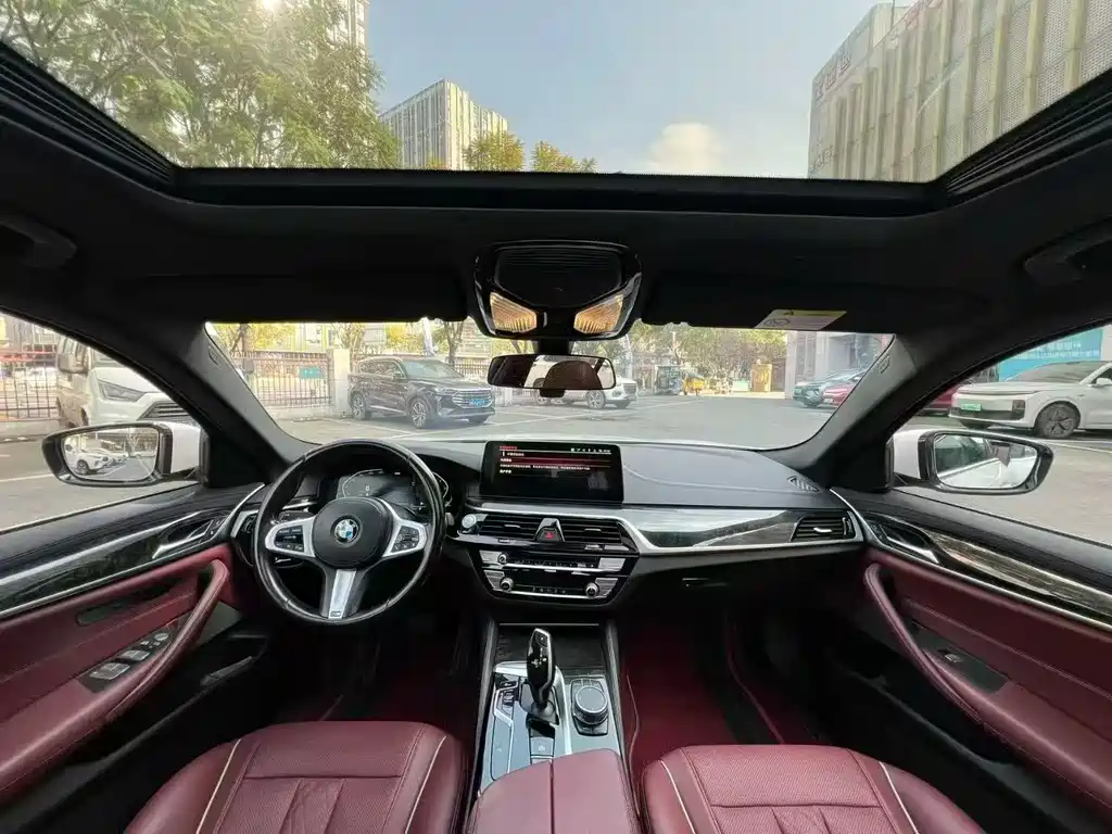 BMW 5 Series 2022 525Li M Sports Package купить на сайте DeffCars