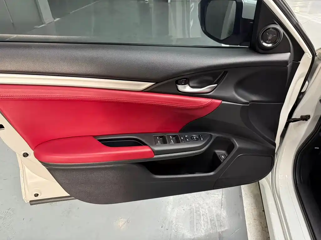 Civic 2019 220TURBO CVT Dynamic Edition National V купить на сайте DeffCars