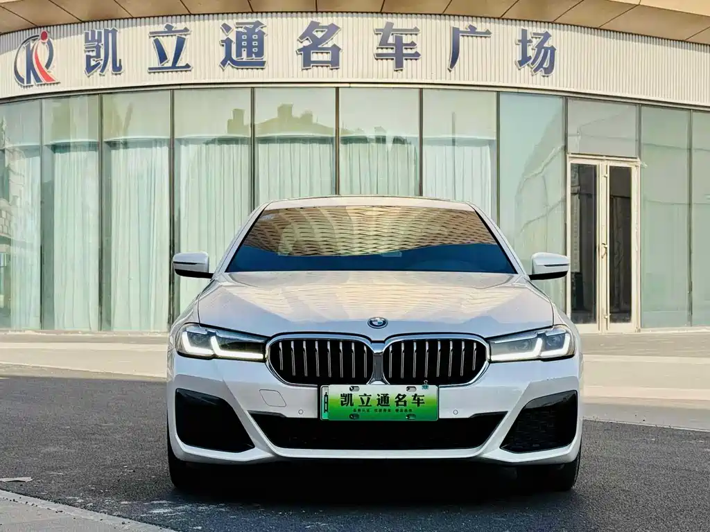 BMW 5 Series New Energy 2022 Model 535Le M Sports Package купить на сайте DeffCars