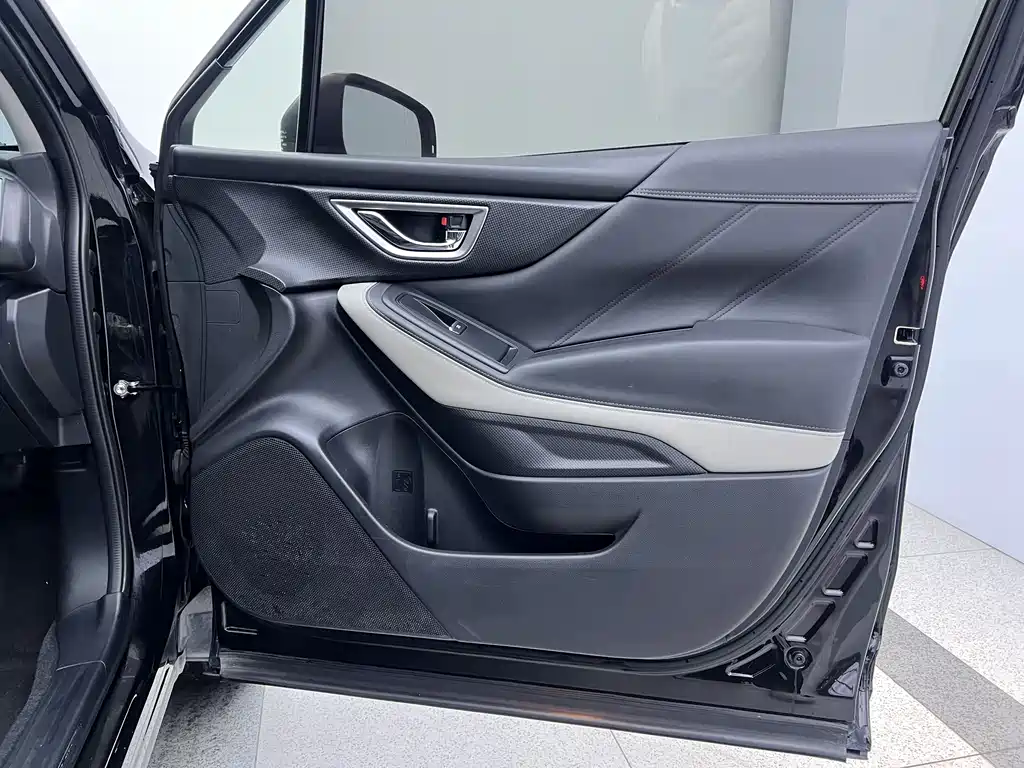 Forester 2022 2.0i AWD Deluxe Edition EyeSight купить на сайте DeffCars