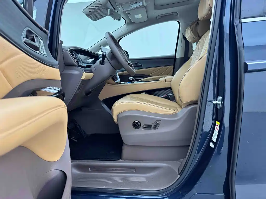 Denza D9 2022 DM-i 970 four-wheel drive premium model купить на сайте DeffCars