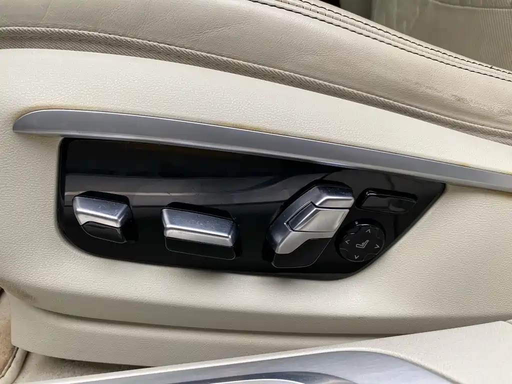 BMW 7 Series 2022 740Li xDrive Executive Luxury Package купить на сайте DeffCars