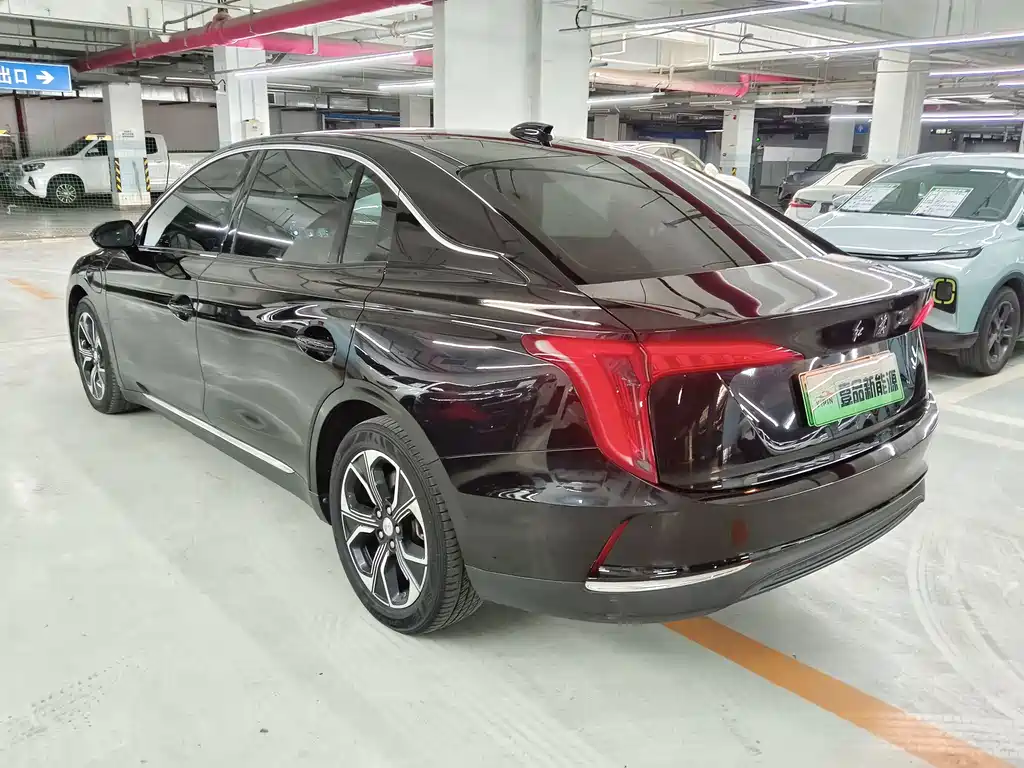 Hongqi E-QM5 2021 Charging Flagship Edition купить на сайте DeffCars