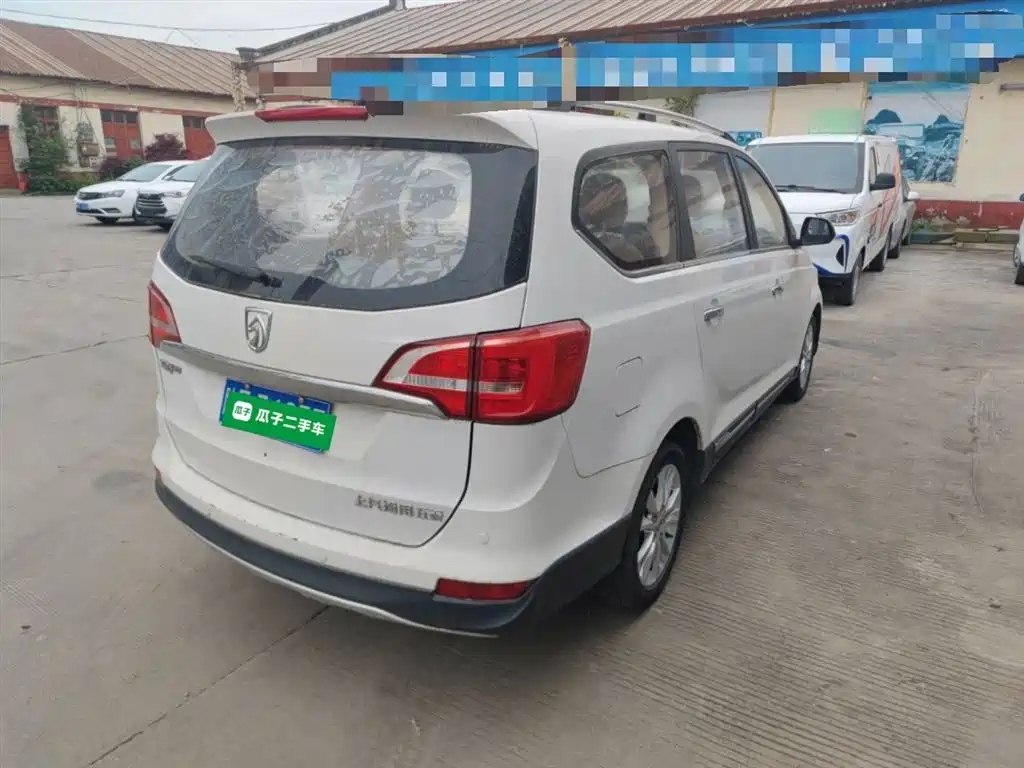 Baojun 730 2016 1.5L manual comfort type 7 seats National V купить на сайте DeffCars
