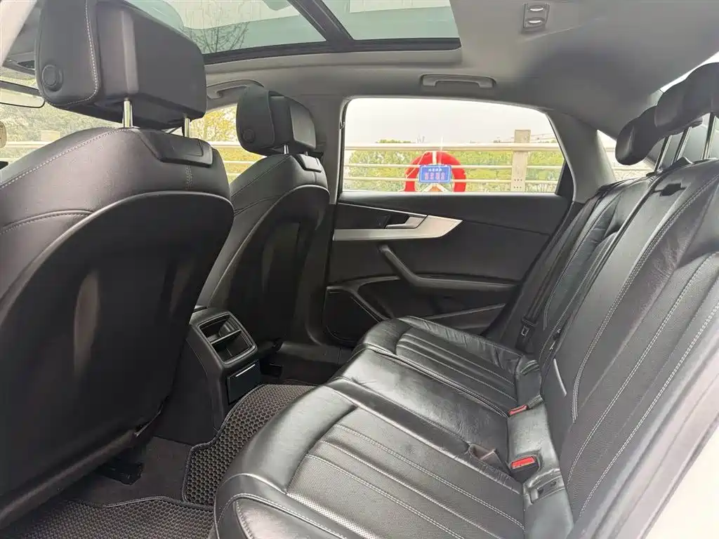 Audi A4L 2022 40 TFSI Fashionable and Dynamic купить на сайте DeffCars