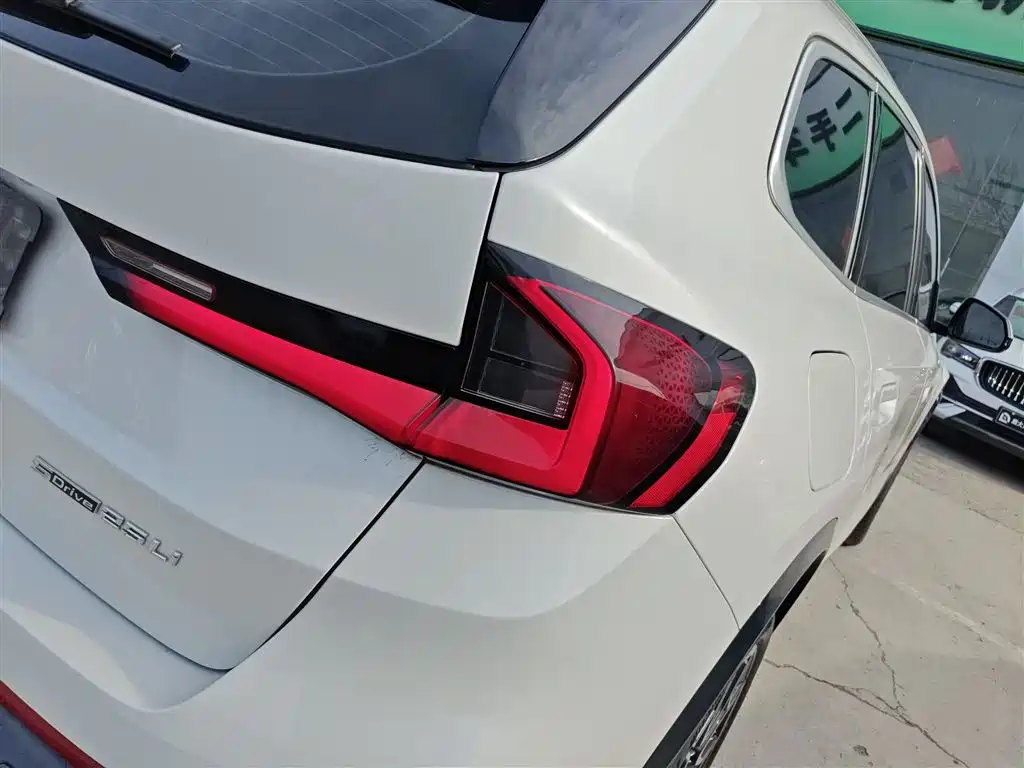 BMW X1 2023 sDrive25Li X Design Package купить на сайте DeffCars