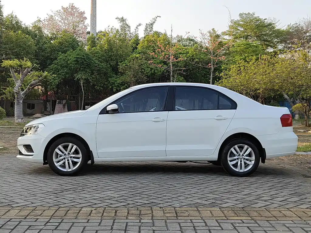 Jetta 2019 Dream Edition 1.4L Manual Fashion купить на сайте DeffCars