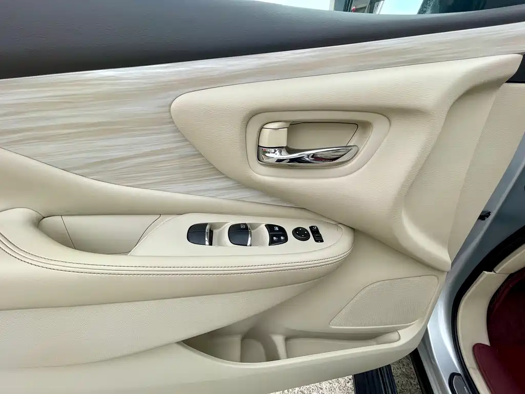 Loulan 2019 2.5L XL 2WD Intelligent Deluxe Edition National VI купить на сайте DeffCars