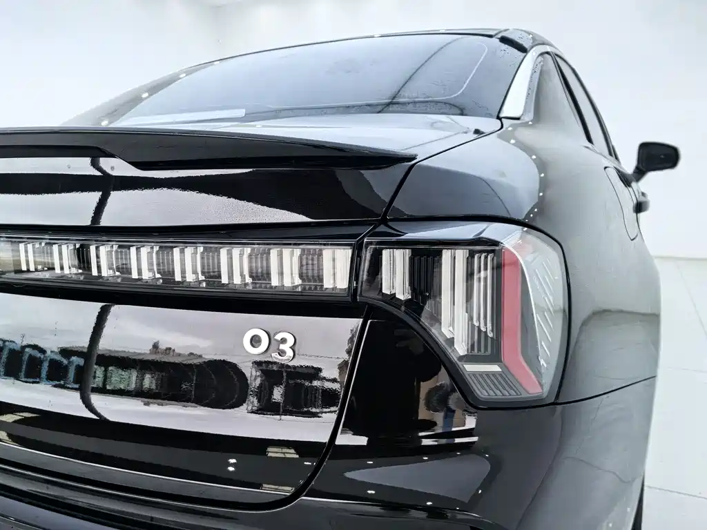 Lynk & Co 03 2023 2.0TD DCT Pro купить на сайте DeffCars