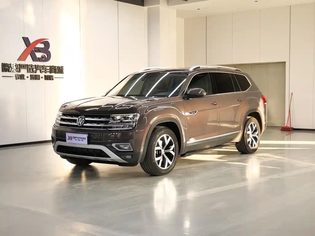 Touron 2017 380TSI four-wheel drive luxury version купить на сайте DeffCars