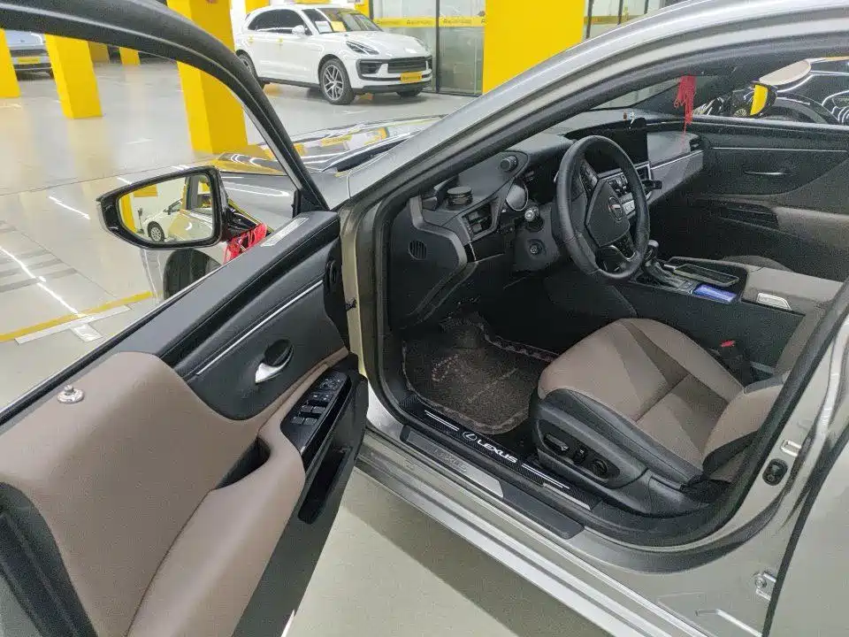 Lexus ES 2022 300h Excellence Edition купить на сайте DeffCars