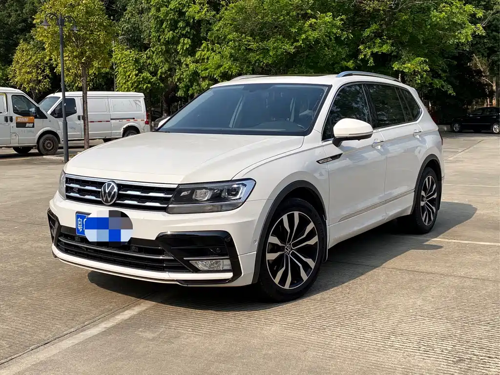 Tiguan L 2021 330TSI automatic two-wheel drive R-Line version купить на сайте DeffCars
