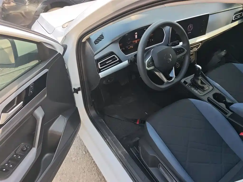 Lavida 2023 1.5L automatic Deyi version купить на сайте DeffCars