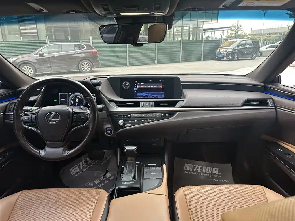 Lexus ES 2020 300h Excellence Edition купить на сайте DeffCars