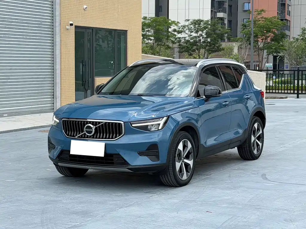 Volvo XC40 2023 B4 four-wheel drive Zhiyuan Deluxe Edition купить на сайте DeffCars