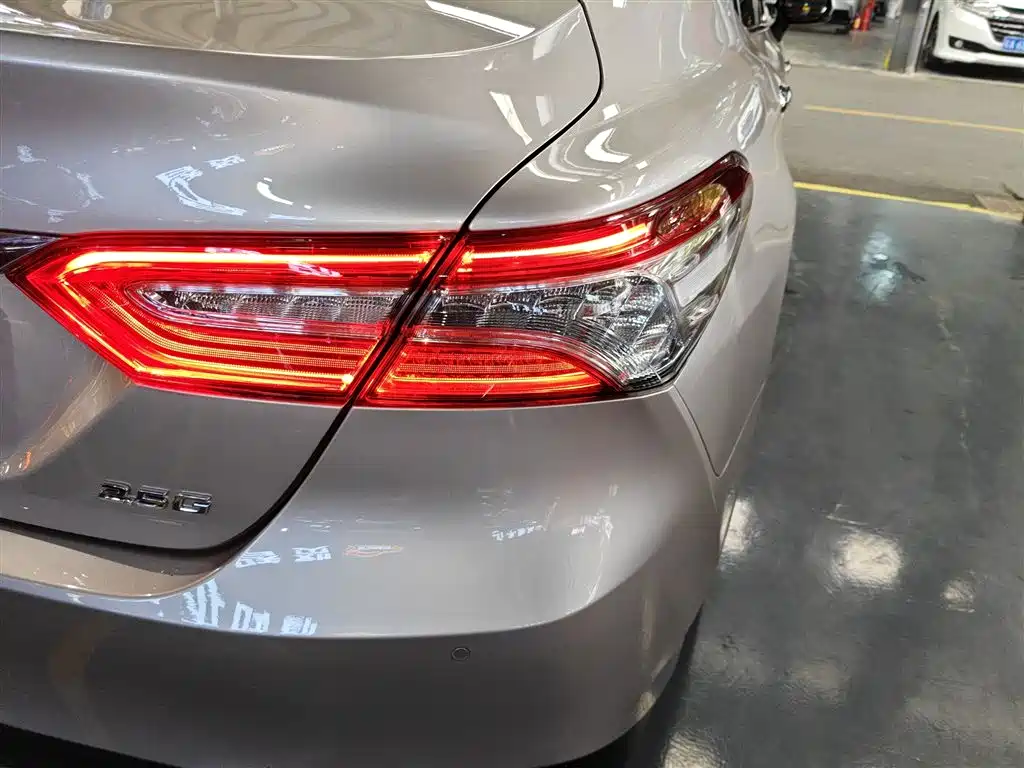 Camry 2018 2.5G Deluxe Edition купить на сайте DeffCars