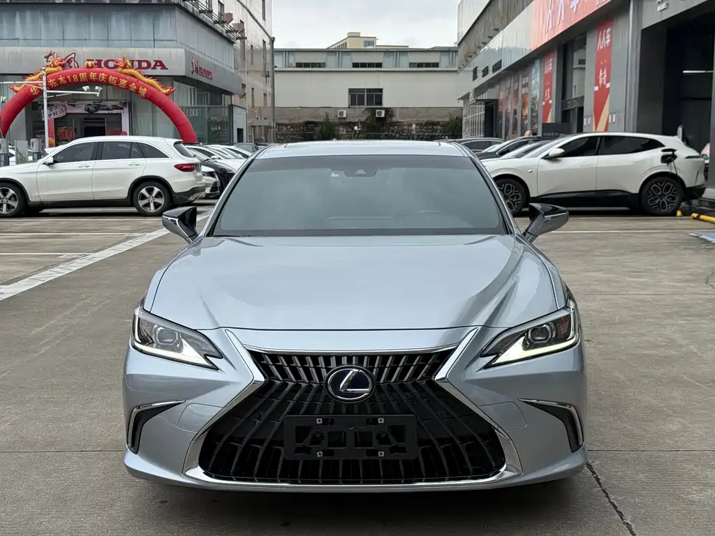 Lexus ES 2021 300h Excellence Edition купить на сайте DeffCars