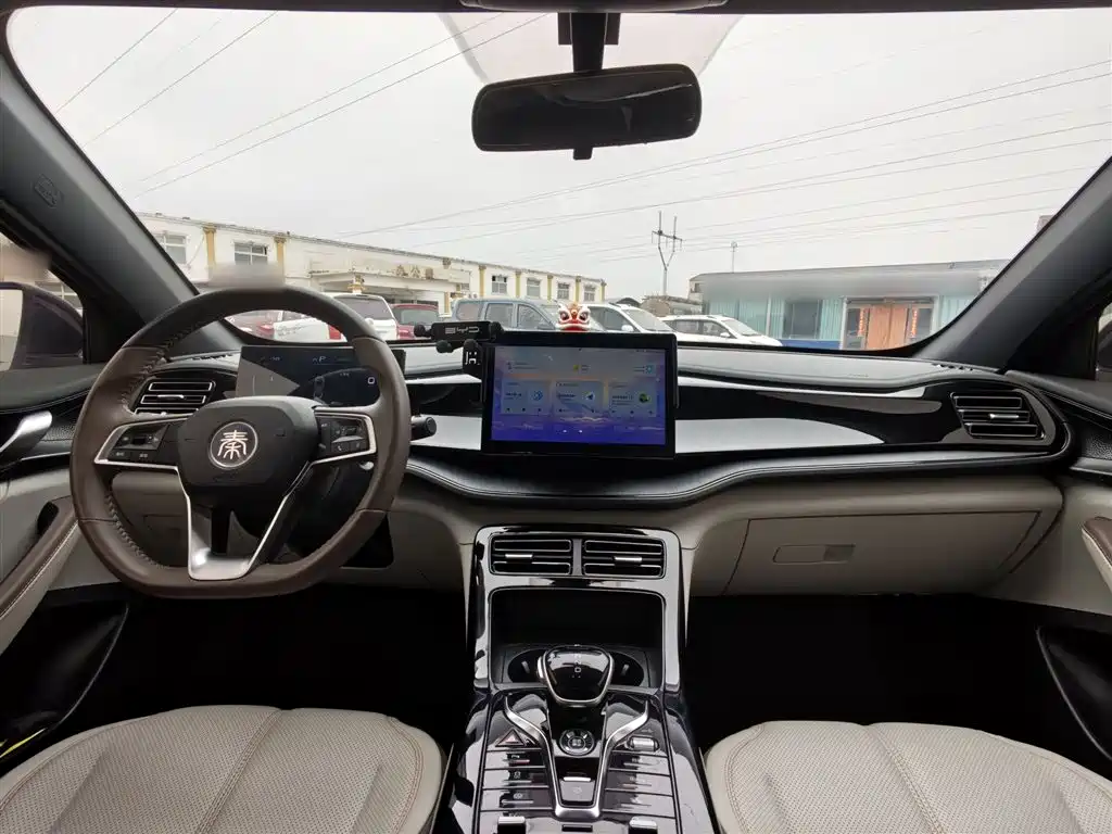 Qin PLUS 2024 Honor Edition DM-i 55KM Leading Type купить на сайте DeffCars