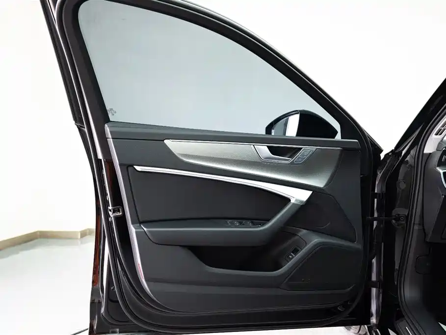 Audi A6L 2023 45 TFSI Premium Elegant Model купить на сайте DeffCars