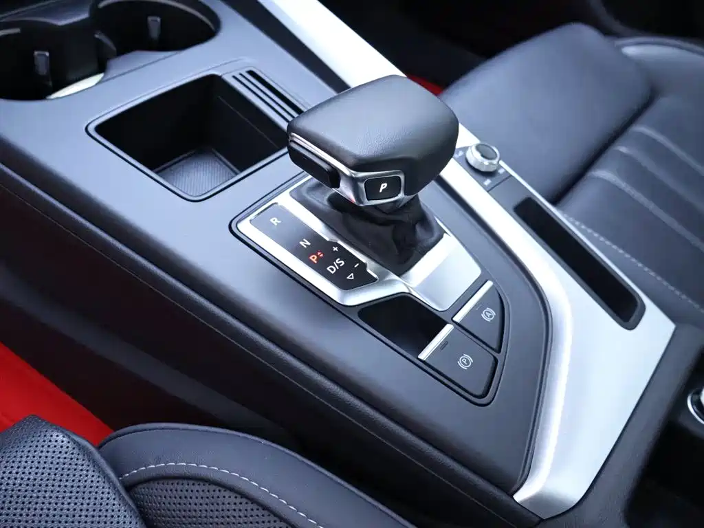 Audi A4L 2023 40 TFSI Fashionable and Dynamic купить на сайте DeffCars