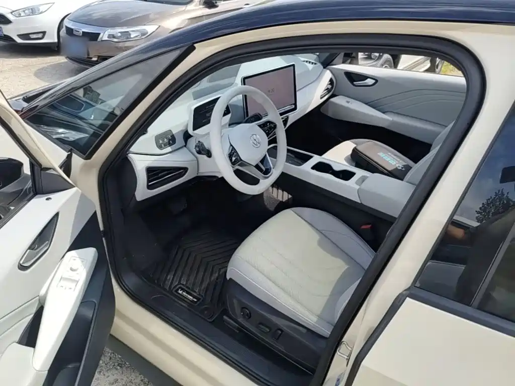 Volkswagen ID.3 2025 facelift, smart version, extremely smart version купить на сайте DeffCars